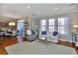 32 Terra Nova Cir, Westport, CT 06880-4749