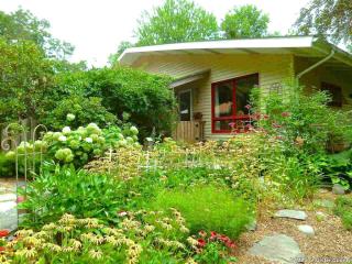 66 Wittenberg Rd, Shady, NY 12409-5638