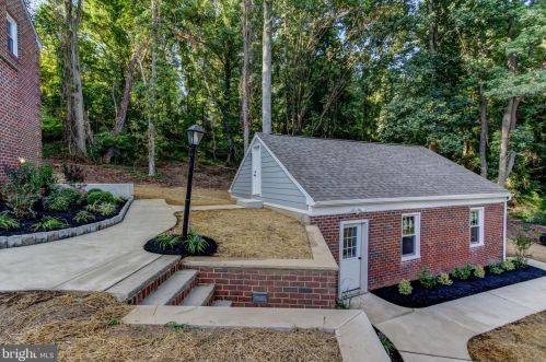 28 Llangollen Ln, Newtown Square PA  19073-3136 exterior
