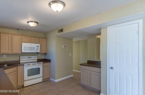 8409 Mary Dr, Tucson AZ  85730-2038 exterior