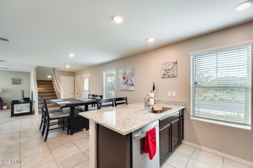 3929 79th Dr, Phoenix AZ  85043 exterior