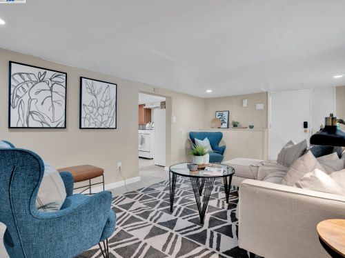 807 46th St, Oakland CA 94608-3418 exterior