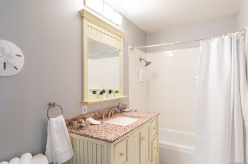 1558 Burton St, San Diego CA 92111-7044 exterior