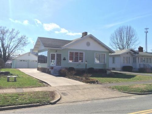 1205 Sullivan St, Kingsport, TN 37660-3134