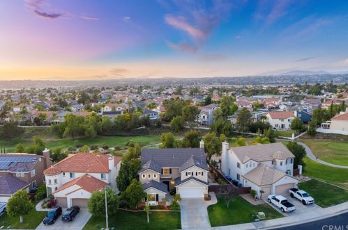 33260 Embassy Ave, Temecula CA  92592-1362 exterior
