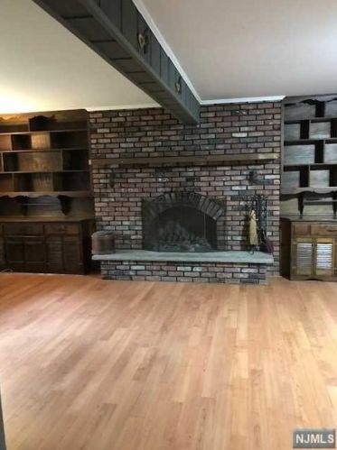 36 Crest Hill Dr, Wantage NJ  07461-4020 exterior