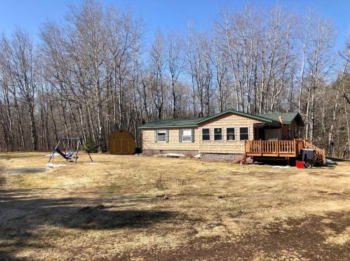 216 Pioneer Dr, Wrenshall, MN 55797-9001