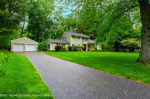 42 Joysan Ter, East Freehold, NJ 07728-8134