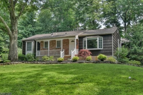 36 Old Milford Ln, West Milford Lakes NJ  07480-1123 exterior