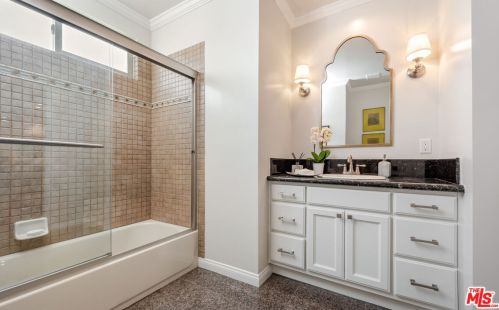 5506 Burnet Ave, Van Nuys CA 91405-1662 exterior