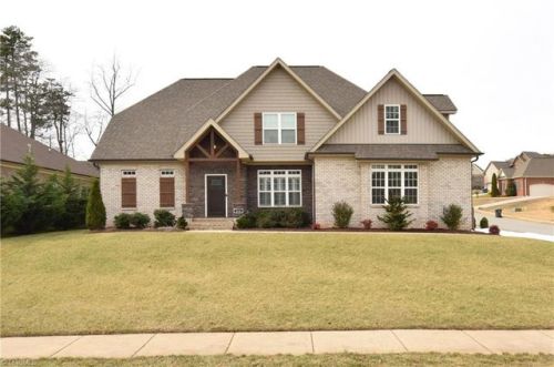 214 Fearington Dr, Kernersville, NC 27284-7096