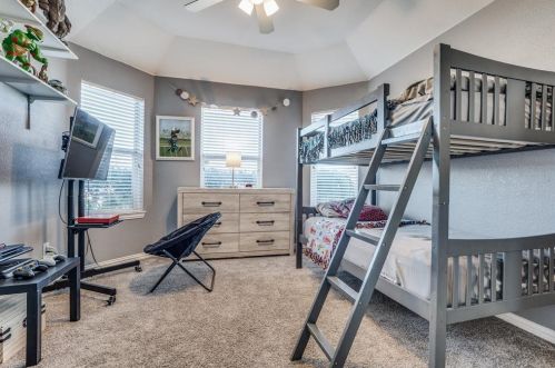 109 Toma Hawk Dr, Greenville TX 75402-2802 exterior