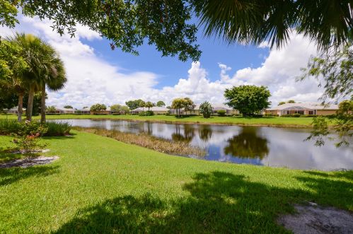 1255 Sun Terrace Cir, Fort Pierce FL  34986-1813 exterior