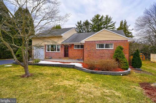 125 Spruce Ln, Paoli, PA 19301-1841