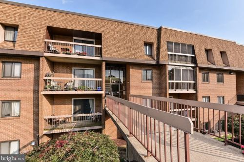 5422 Valley Green Dr, Wilmington, DE 19808-3568