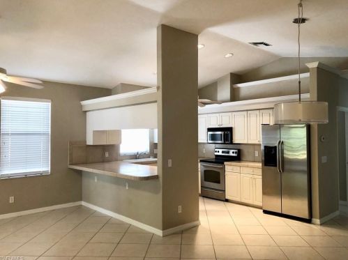 833 103rd Ave, Naples, FL 34108-3224