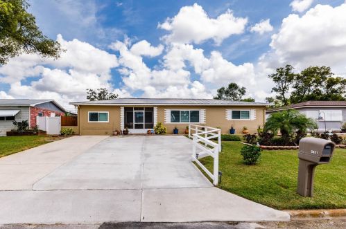 5831 42nd Ave, Saint Petersburg, FL 33709-5333