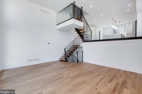 2240 League St, Philadelphia PA  19146-0025 exterior