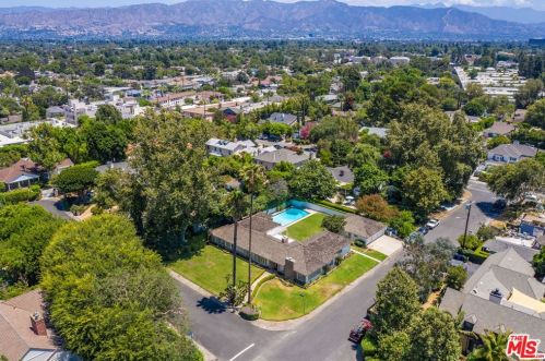 4700 Sancola Ave, North Hollywood, CA 91602-1611