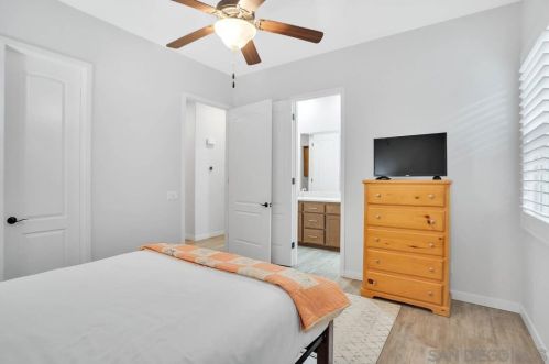 52090 Avenida Mendoza, La Quinta CA  92253-3296 exterior