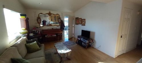 201 Woodrow Ave, Modesto CA  95350-1157 exterior