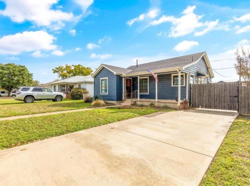 4617 Calmont Ave, Fort Worth TX  76107-5421 exterior