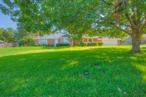 1015 Westhill Dr, Cleburne, TX 76033-6102