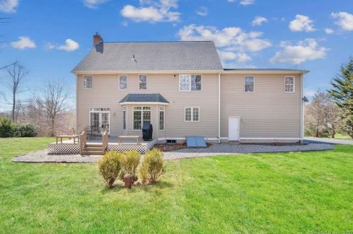 33 Blue Heron Dr, East Hampton CT  06424-1368 exterior