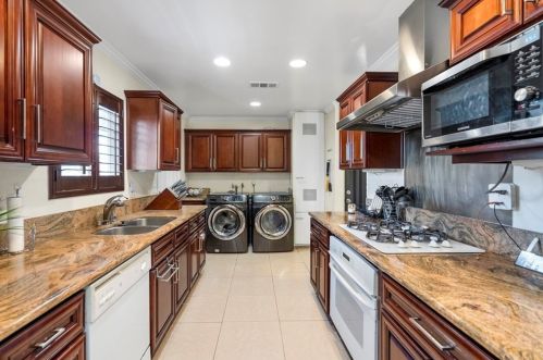3095 Sepulveda Ave, San Bernardino CA  92404-2330 exterior