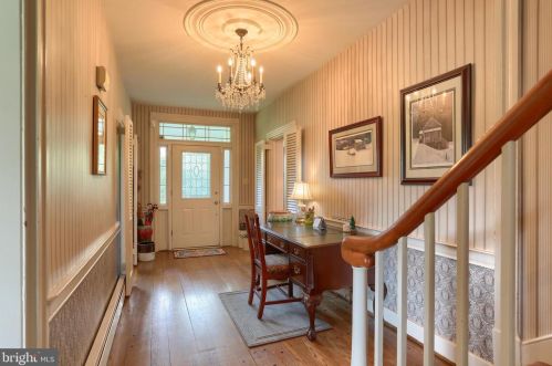 6411 Devonshire Hts Rd, Harrisburg PA 17111-4818 exterior