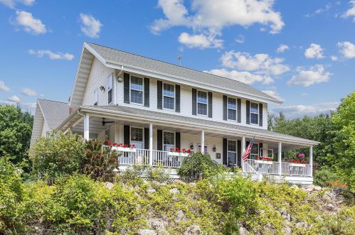 1360 Union Rd, Manitowoc, WI 54220-9451