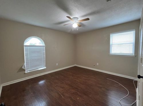 3404 Royal Crst Dr, Fort Worth TX 76140-2716 exterior