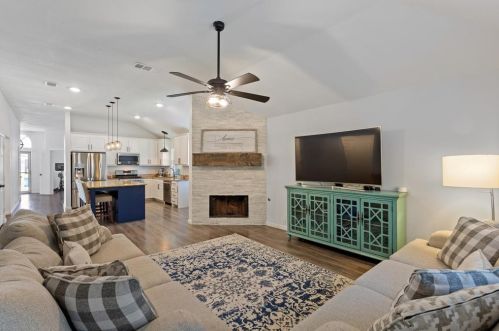 312 Scarlet Oak Dr, Hickory Creek, TX 75065-2229