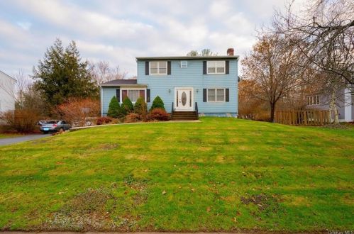 107 Barnes Rd, Washingtonville, NY 10992-1931