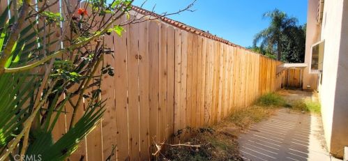 166 Nebraska St, Lake Elsinore CA  92530-1861 exterior