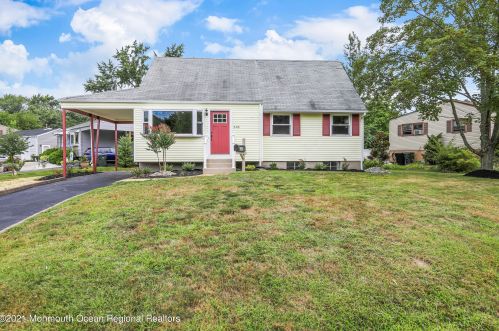 345 Middle Rd, Hazlet, NJ 07730-2339