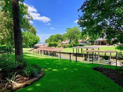 8214 Magnolia Glen Dr, Humble, TX 77346-1607