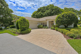 2984 Sandringham Pl, Sarasota, FL 34235-0956
