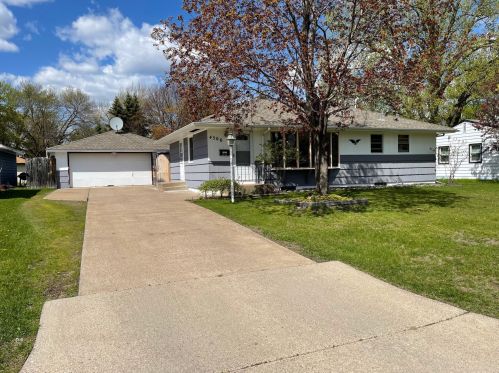 4506 Winchester Ln, Minneapolis, MN 55429-1726