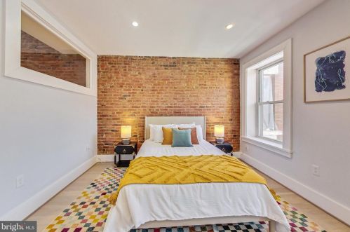 2119 1st St, Washington DC  20001-1004 exterior