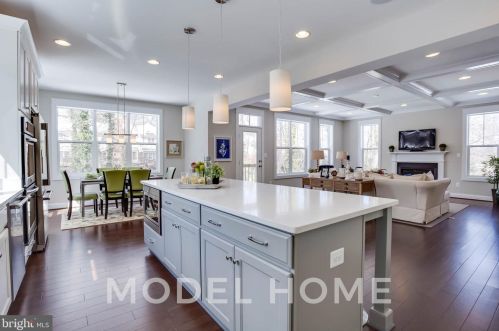 1838 Peabody Dr, Falls Church, VA 22043-1036