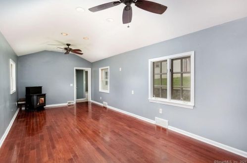 37 Candle Hill Rd, Danbury CT  06812-2409 exterior