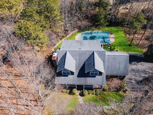 36 Corbett Dr, East Quogue NY  11942-3840 exterior