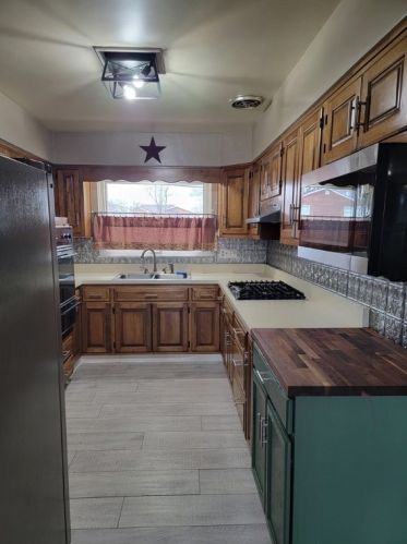 425 Beckman Dr, Mckeesport PA  15132-7410 exterior