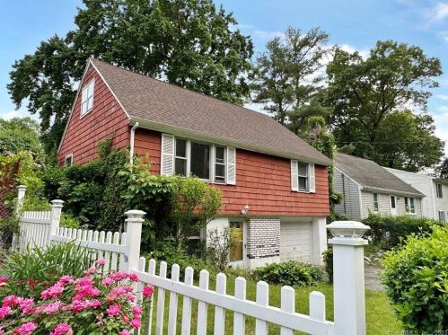 129 Pitt St, Bridgeport, CT 06606-2939
