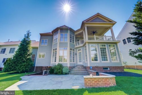 4424 Tuscany Ct, Woodbridge VA  22192-5519 exterior