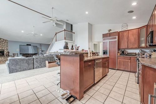 10 Chamber Plz, North Charleroi PA  15022-1601 exterior