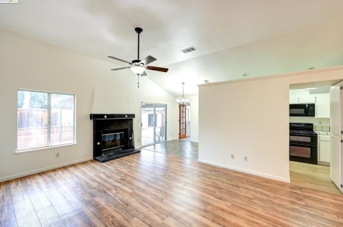 1861 Concannon Dr, Oakley CA  94561-3018 exterior