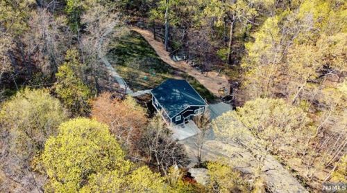 6 Stag Hill Rd, Mahwah NJ  07430-1034 exterior