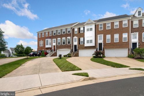 7072 Courtyard Way, Haymarket, VA 20169-3314